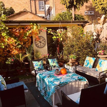 Cheerful 4 Bedroom House With Garden Free Parking 런던 외부 사진