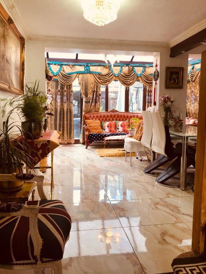 Cheerful 4 Bedroom House With Garden Free Parking 런던 외부 사진