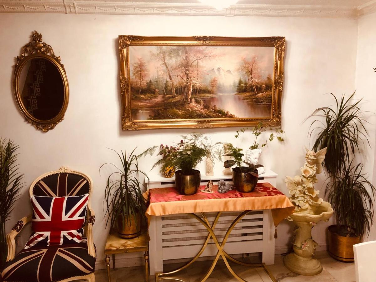 Cheerful 4 Bedroom House With Garden Free Parking 런던 외부 사진