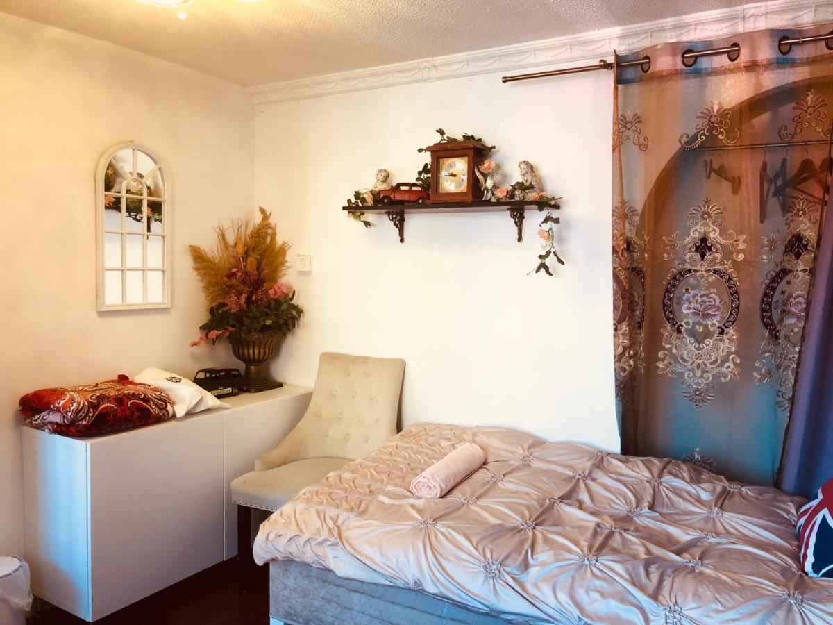Cheerful 4 Bedroom House With Garden Free Parking 런던 외부 사진