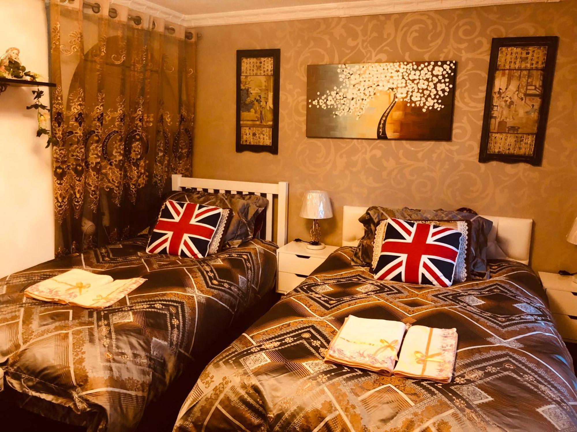 Cheerful 4 Bedroom House With Garden Free Parking 런던 외부 사진