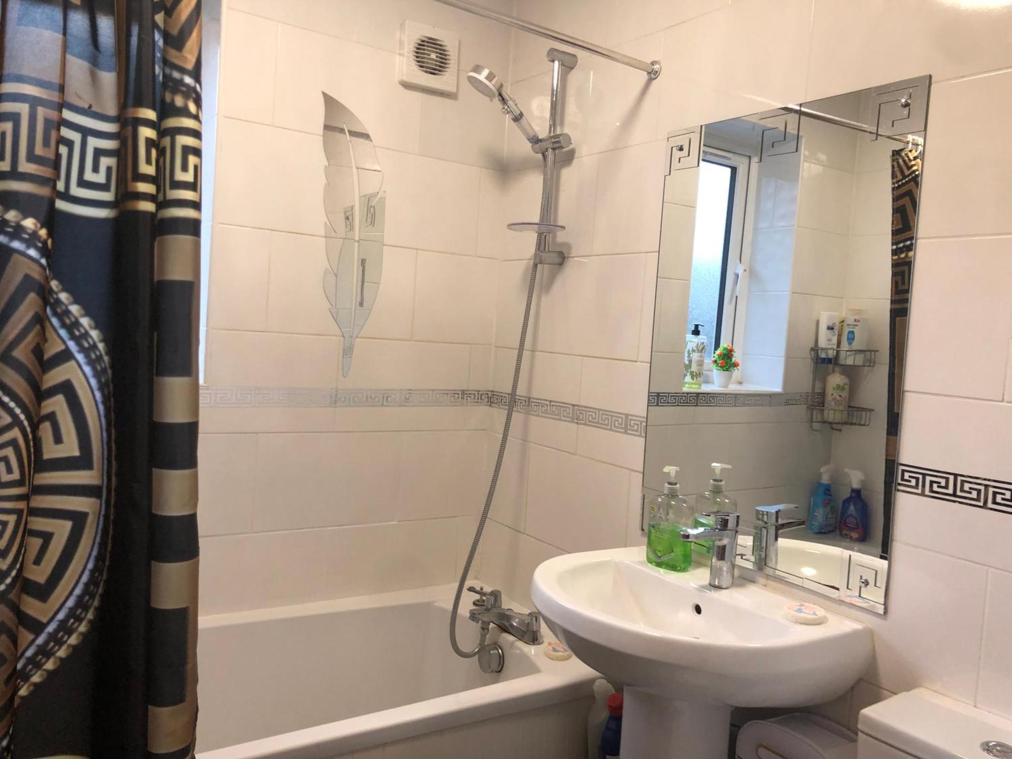 Cheerful 4 Bedroom House With Garden Free Parking 런던 외부 사진